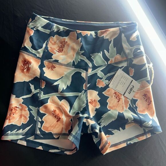 Jessica Simpson Sportswear Women's Size Small NWT - Picture 9 of 12